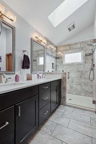1051 W Price Street, Eldridge, IA 52748