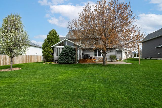 1051 W Price Street, Eldridge, IA 52748