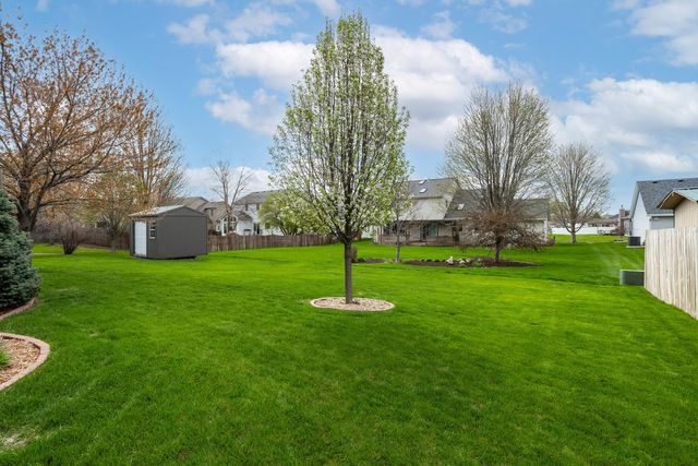 1051 W Price Street, Eldridge, IA 52748