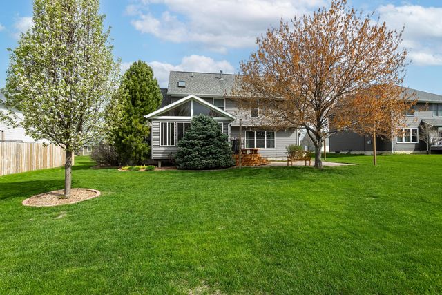 1051 W Price Street, Eldridge, IA 52748