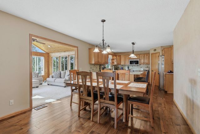 1051 W Price Street, Eldridge, IA 52748