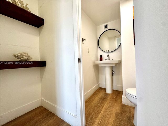 2150 Sans Souci Boulevard A909, North Miami, FL 33181