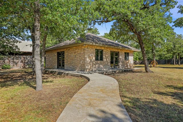 2243 Wood Hollow Road, Denton, TX 76208