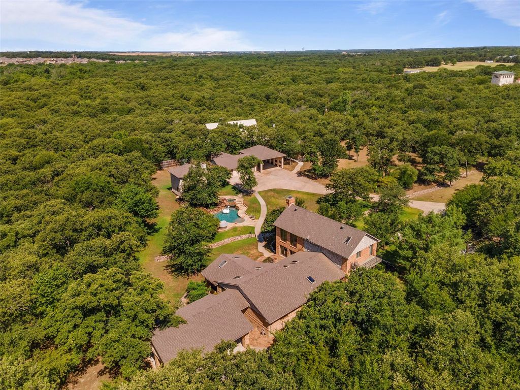 2243 Wood Hollow Road, Denton, TX 76208