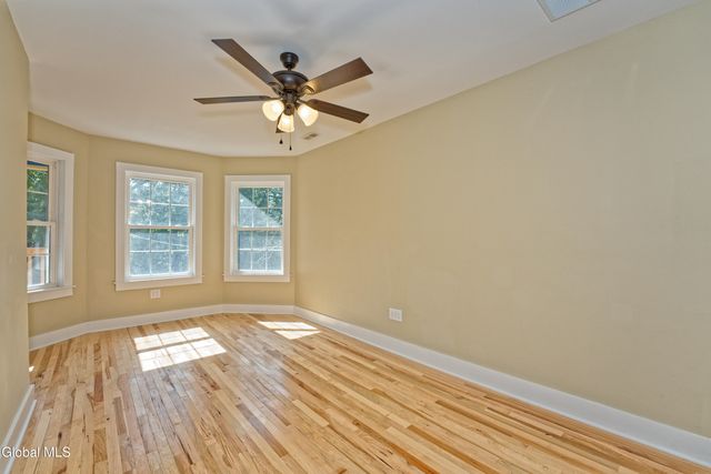 633 Lang Street, Schenectady, NY 12308