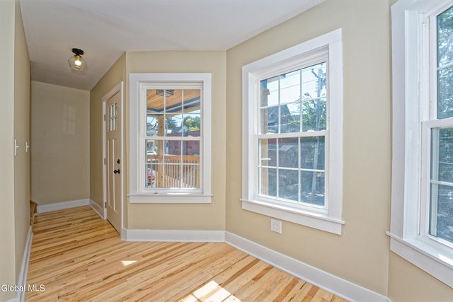 633 Lang Street, Schenectady, NY 12308