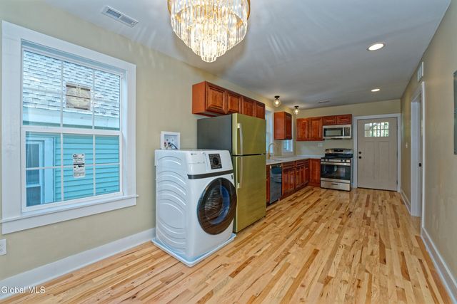 633 Lang Street, Schenectady, NY 12308