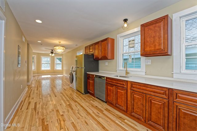 633 Lang Street, Schenectady, NY 12308