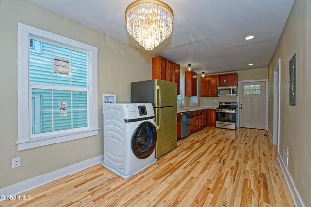 633 Lang Street, Schenectady, NY 12308