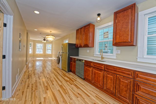 633 Lang Street, Schenectady, NY 12308