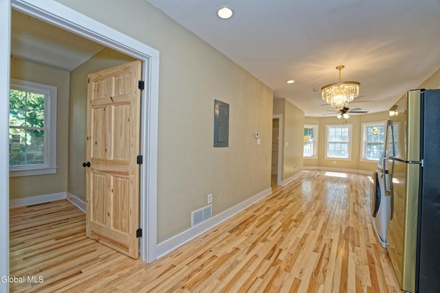 633 Lang Street, Schenectady, NY 12308