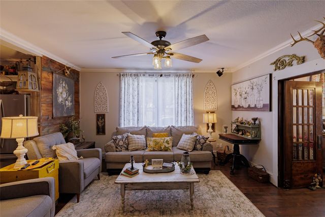 403 W Franklin Street, Alvord, TX 76225