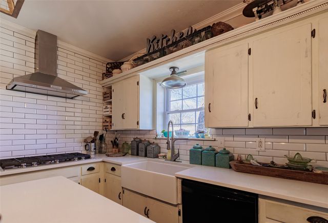 403 W Franklin Street, Alvord, TX 76225