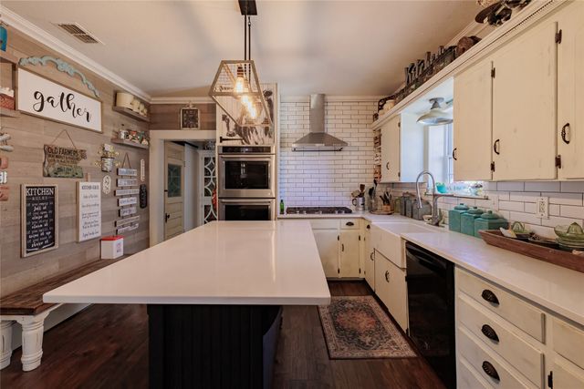 403 W Franklin Street, Alvord, TX 76225