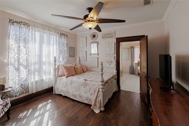 403 W Franklin Street, Alvord, TX 76225