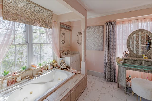 403 W Franklin Street, Alvord, TX 76225