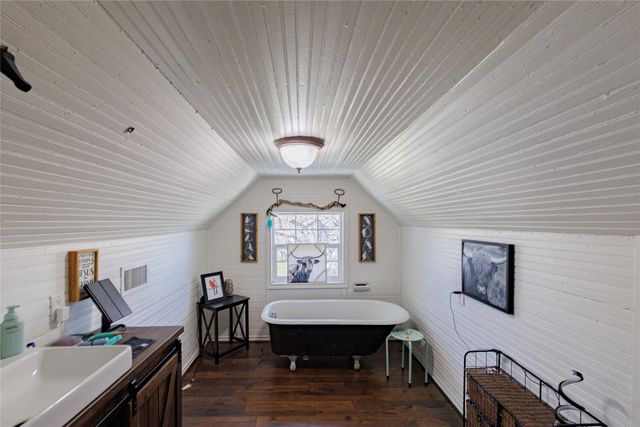 403 W Franklin Street, Alvord, TX 76225