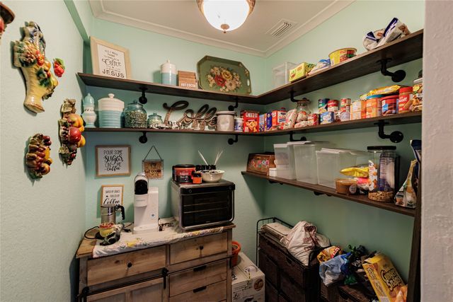 403 W Franklin Street, Alvord, TX 76225