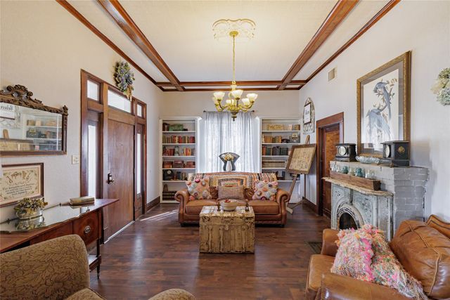 403 W Franklin Street, Alvord, TX 76225