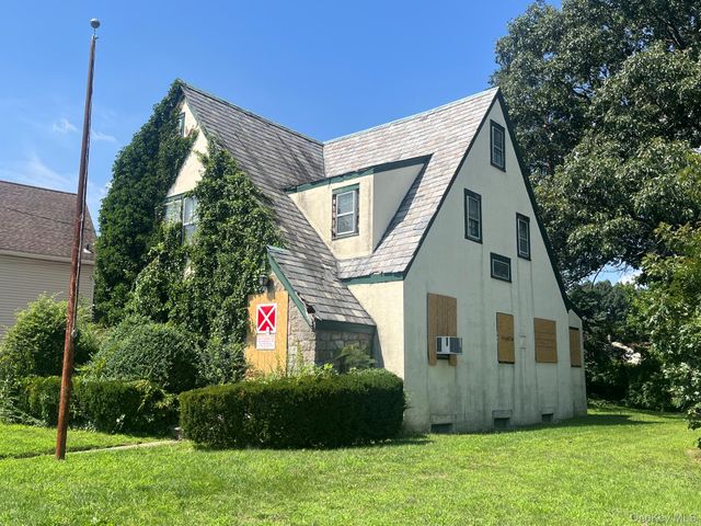 110 Rockaway Parkway, Valley Stream, NY 11580
