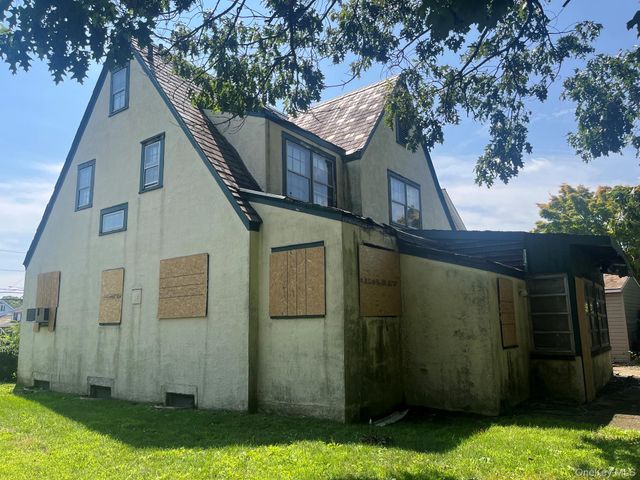 110 Rockaway Parkway, Valley Stream, NY 11580