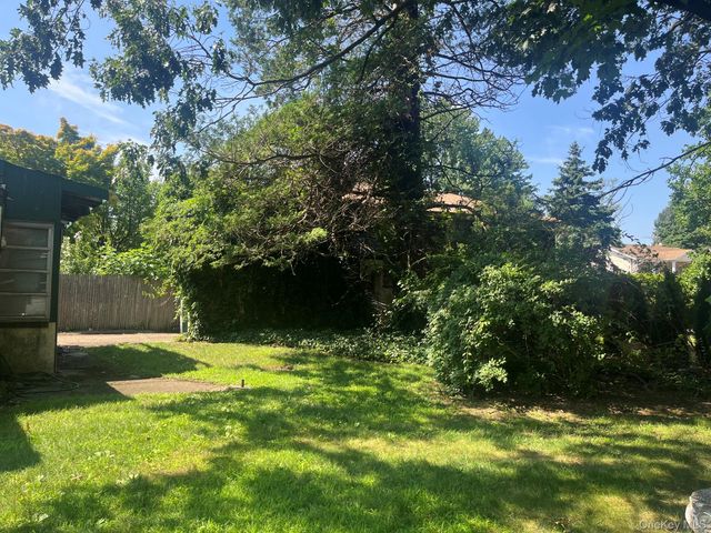 110 Rockaway Parkway, Valley Stream, NY 11580