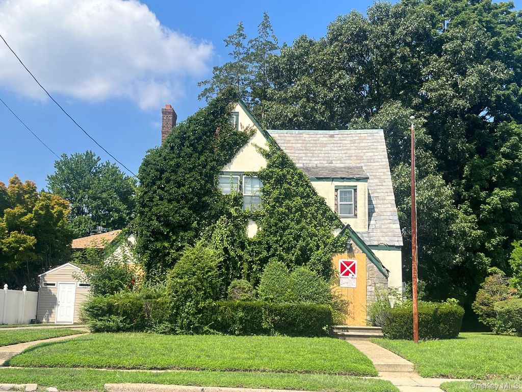 110 Rockaway Parkway, Valley Stream, NY 11580 — exterior