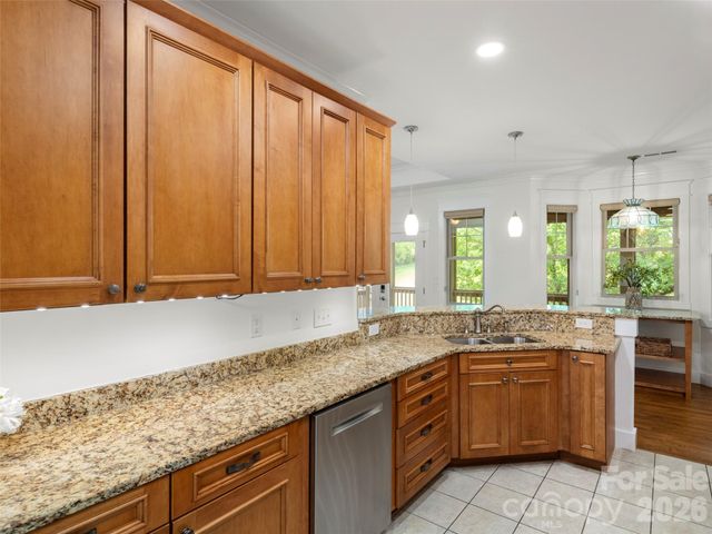 100 Klein Street, Asheville, NC 28805