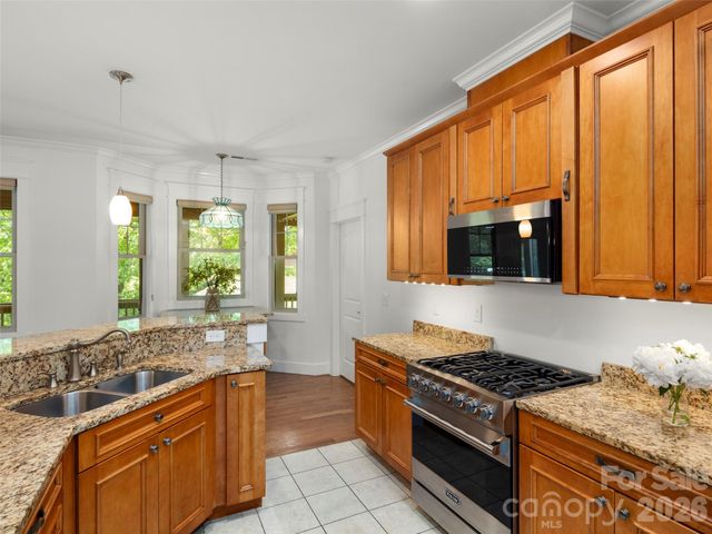 100 Klein Street, Asheville, NC 28805