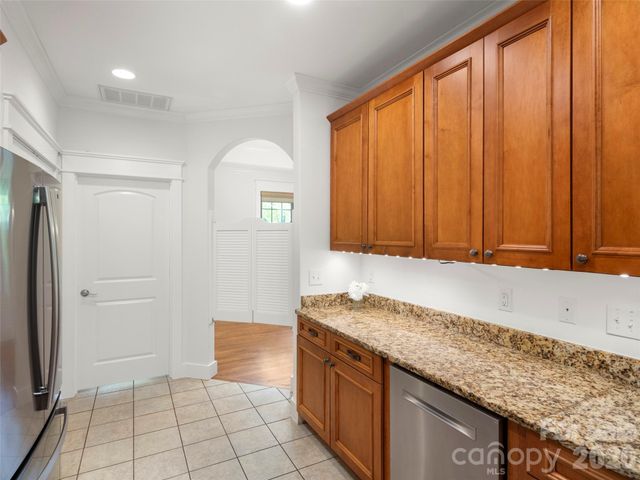 100 Klein Street, Asheville, NC 28805