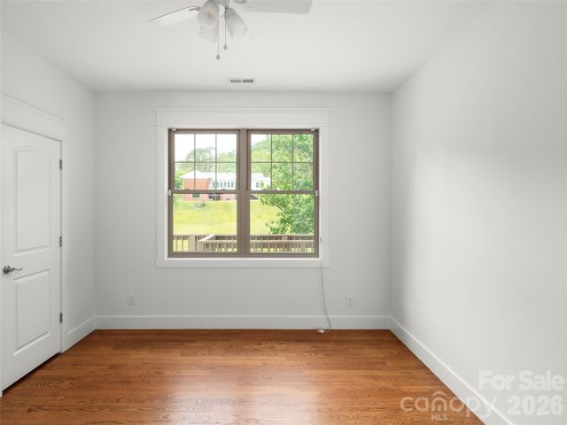 100 Klein Street, Asheville, NC 28805