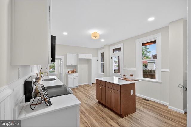 623 E CHESTNUT ST, Lancaster, PA 17602