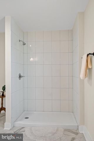 623 E CHESTNUT ST, Lancaster, PA 17602