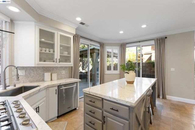 377 Squirrel Ridge Way, Danville, CA 94506