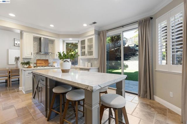 377 Squirrel Ridge Way, Danville, CA 94506
