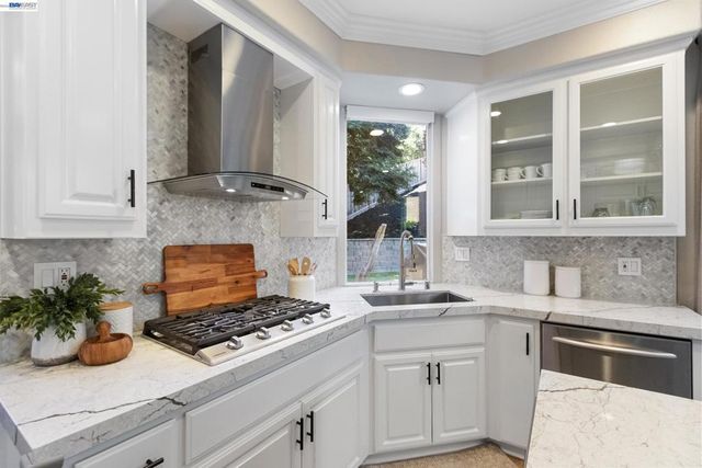 377 Squirrel Ridge Way, Danville, CA 94506
