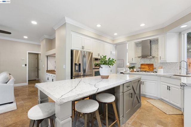 377 Squirrel Ridge Way, Danville, CA 94506