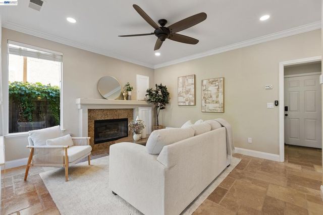 377 Squirrel Ridge Way, Danville, CA 94506
