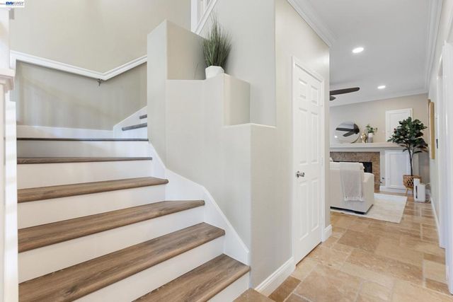 377 Squirrel Ridge Way, Danville, CA 94506