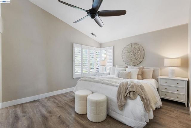 377 Squirrel Ridge Way, Danville, CA 94506