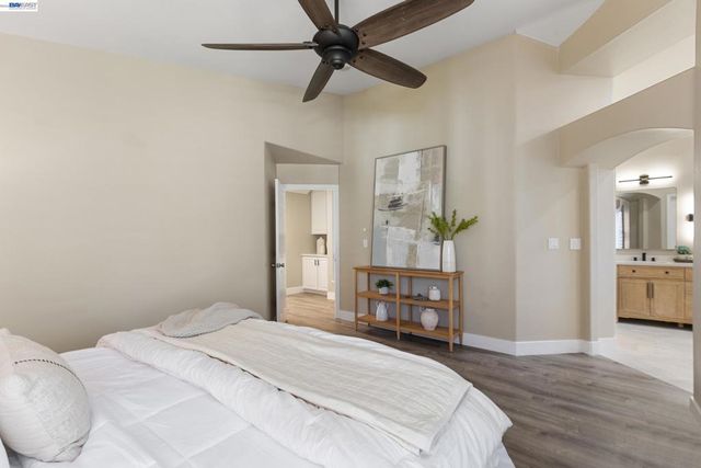 377 Squirrel Ridge Way, Danville, CA 94506