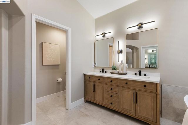 377 Squirrel Ridge Way, Danville, CA 94506