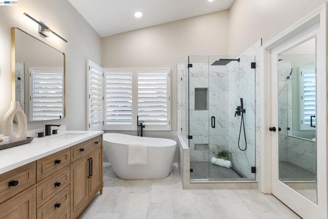 377 Squirrel Ridge Way, Danville, CA 94506