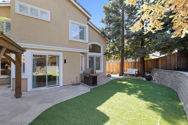 377 Squirrel Ridge Way, Danville, CA 94506