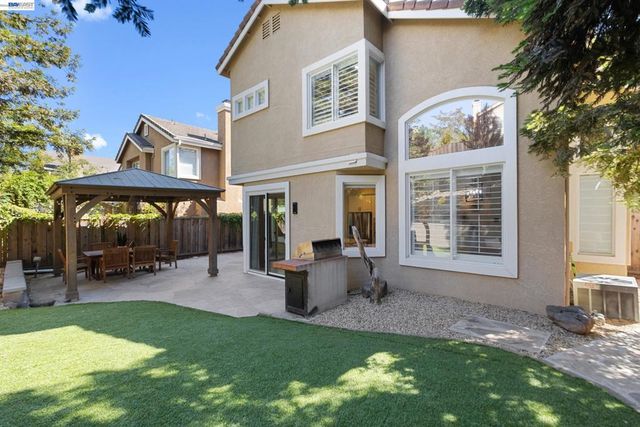 377 Squirrel Ridge Way, Danville, CA 94506