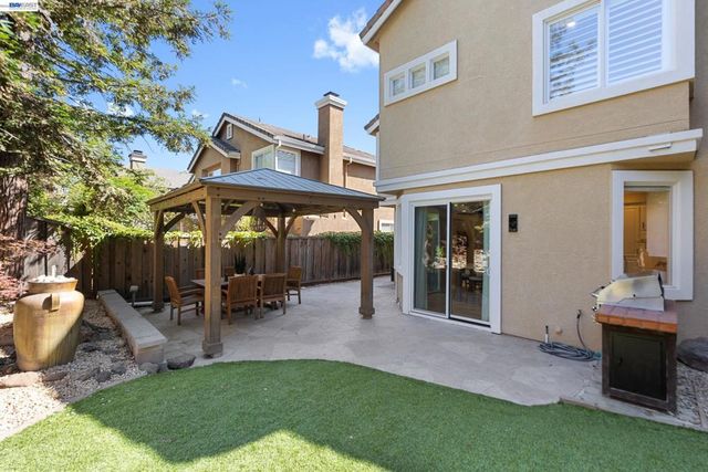 377 Squirrel Ridge Way, Danville, CA 94506