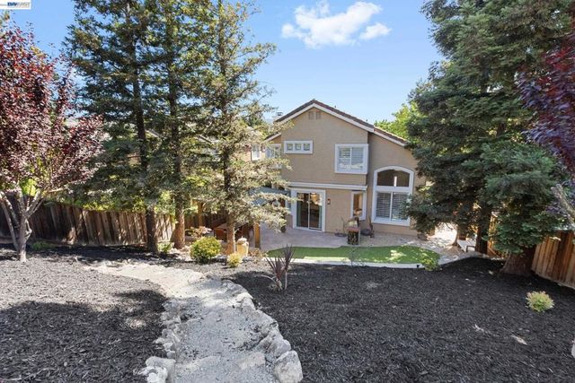 377 Squirrel Ridge Way, Danville, CA 94506