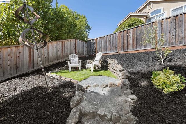 377 Squirrel Ridge Way, Danville, CA 94506
