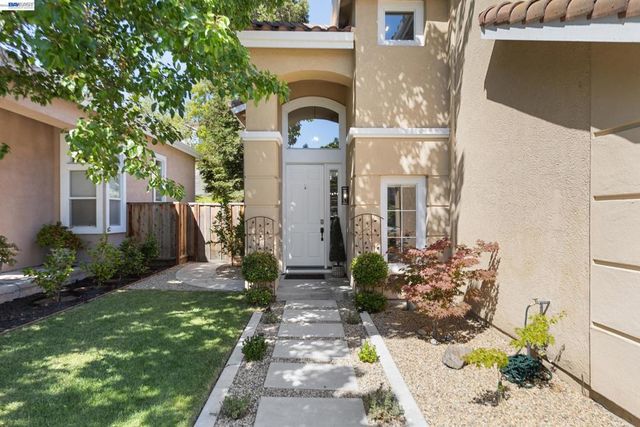 377 Squirrel Ridge Way, Danville, CA 94506