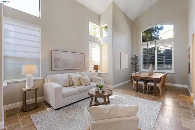 377 Squirrel Ridge Way, Danville, CA 94506